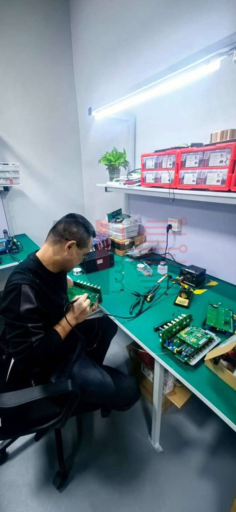 电子元器件行业的动态:引领科技变革的新引擎